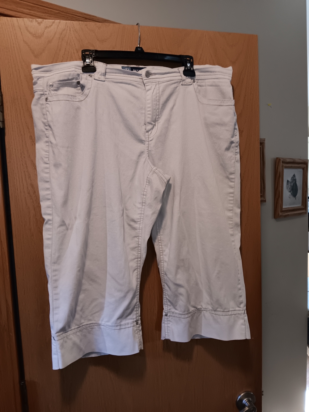 Avenue Blues Womens Size 18 White Capri Cropped Jeans